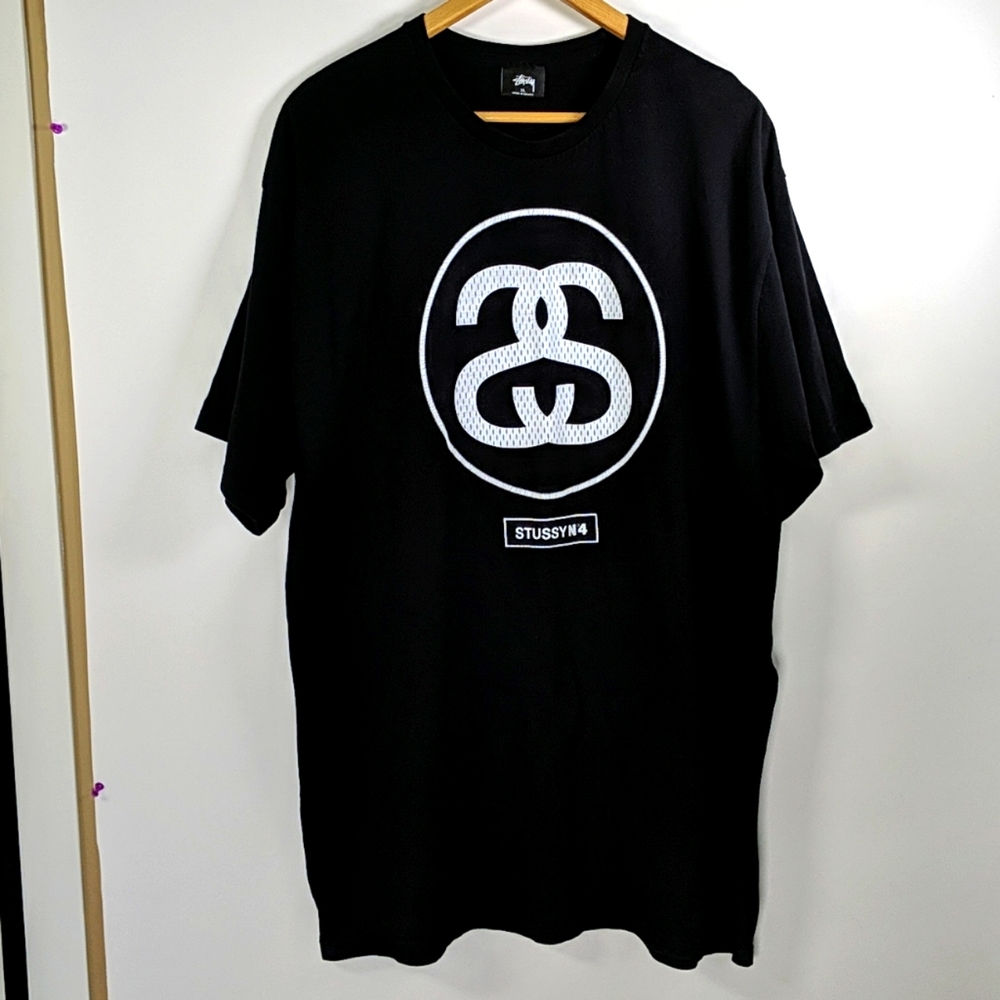 Stussy Men’s black graphic t-shirt